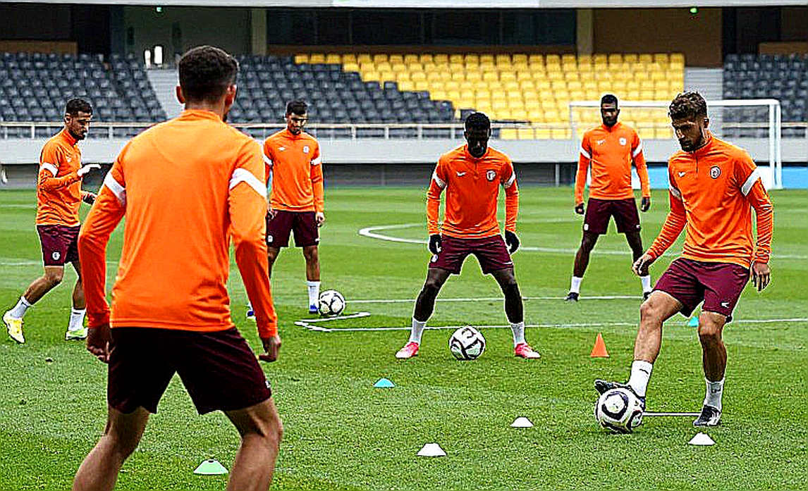 Almada's 'distraction' line: at América the real stake is the clause, not the intensity Almada's 'distraction' line: at América the real stake is the clause, not the intensity